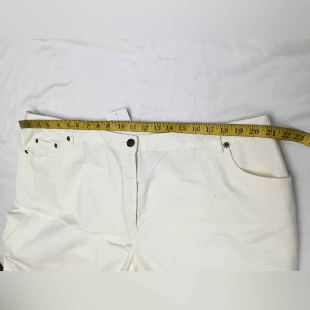 Ruby Rd. Women's Cropped Cream Jeans - Picture 3 of 16